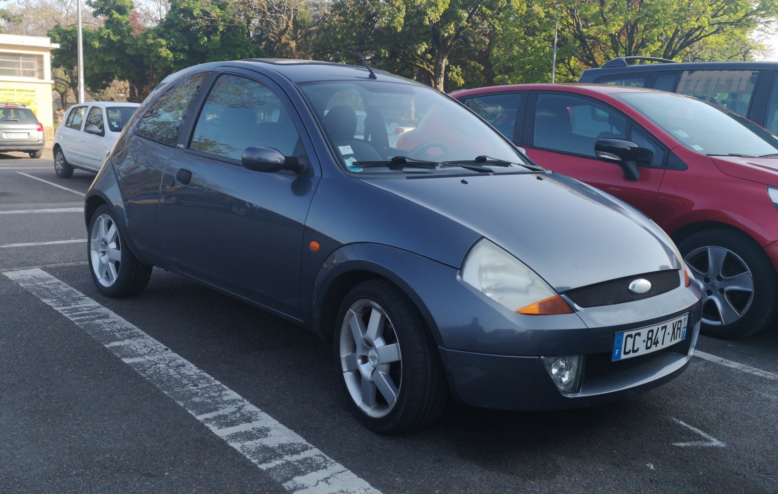 Compact 3-door hatchback with alloy wheels and rounded design
