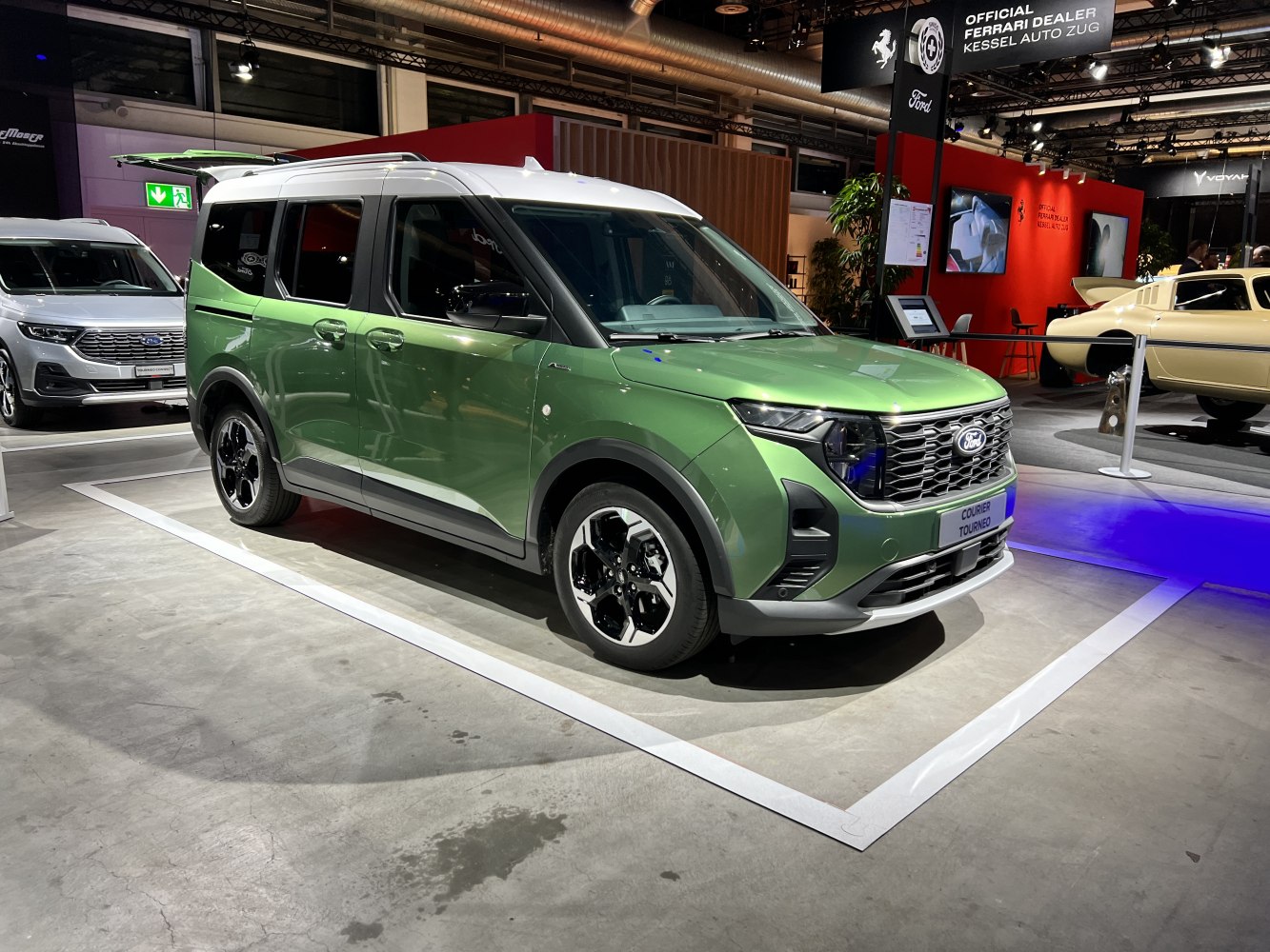 Compact MPV with modern design and spacious body