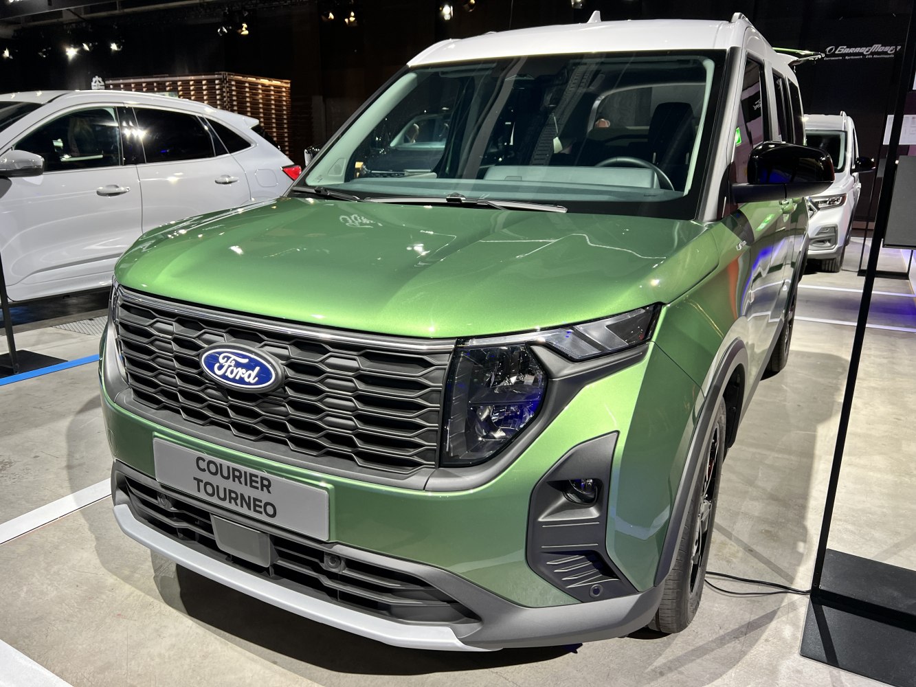 Front grille and headlight design of a green vehicle