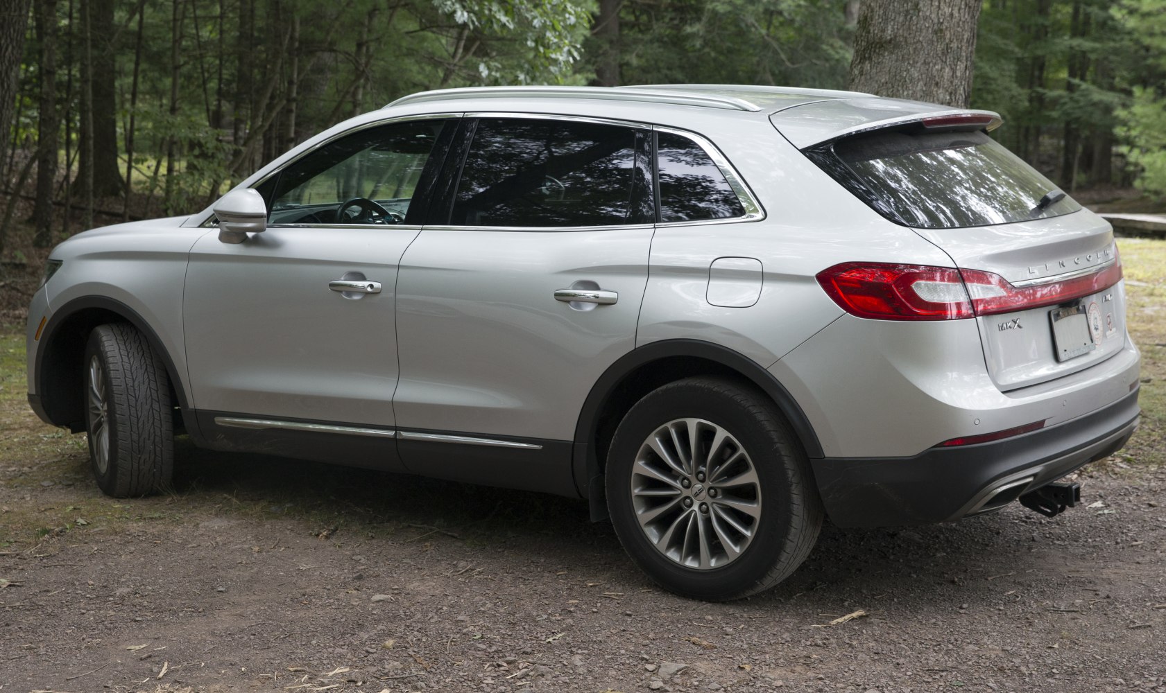 Side and rear exterior view with alloy wheels and LED tail lights
