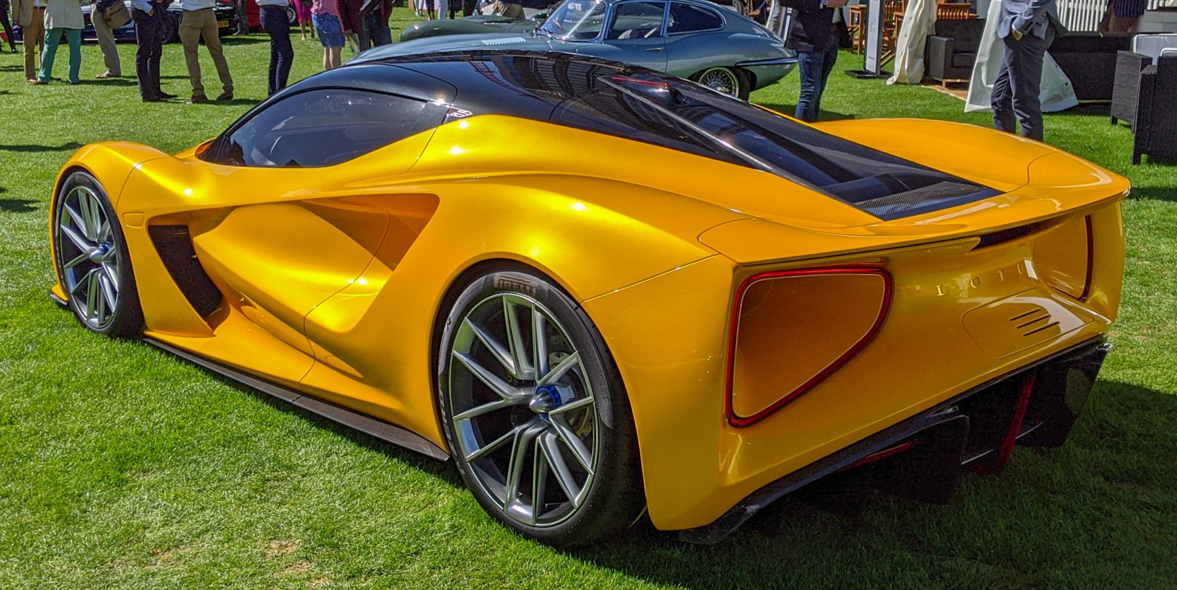 Aerodynamic rear side view with modern alloy wheels