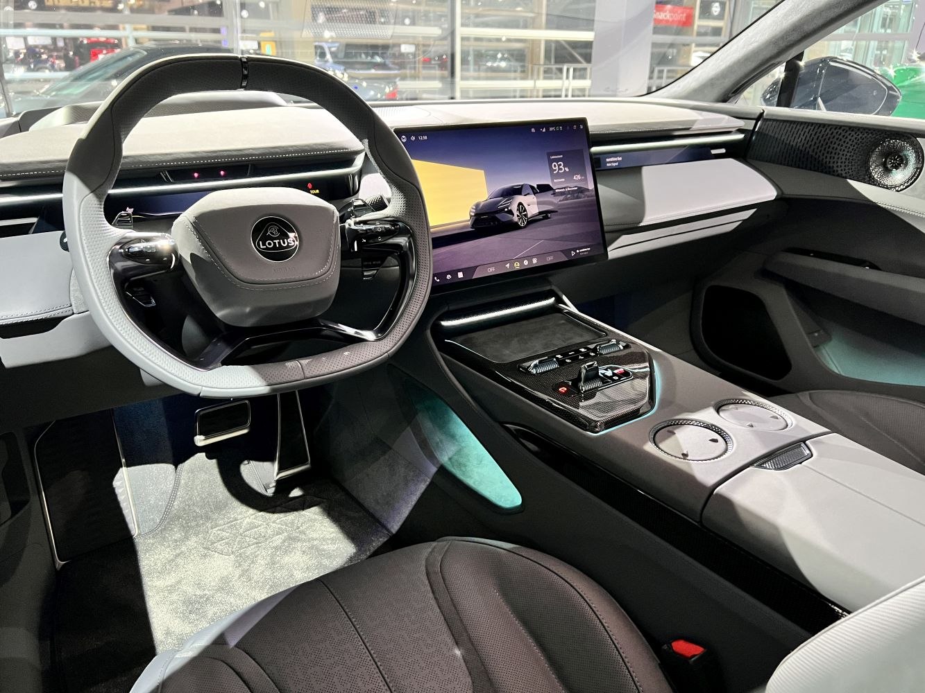 Digital instrument cluster and large central touchscreen display