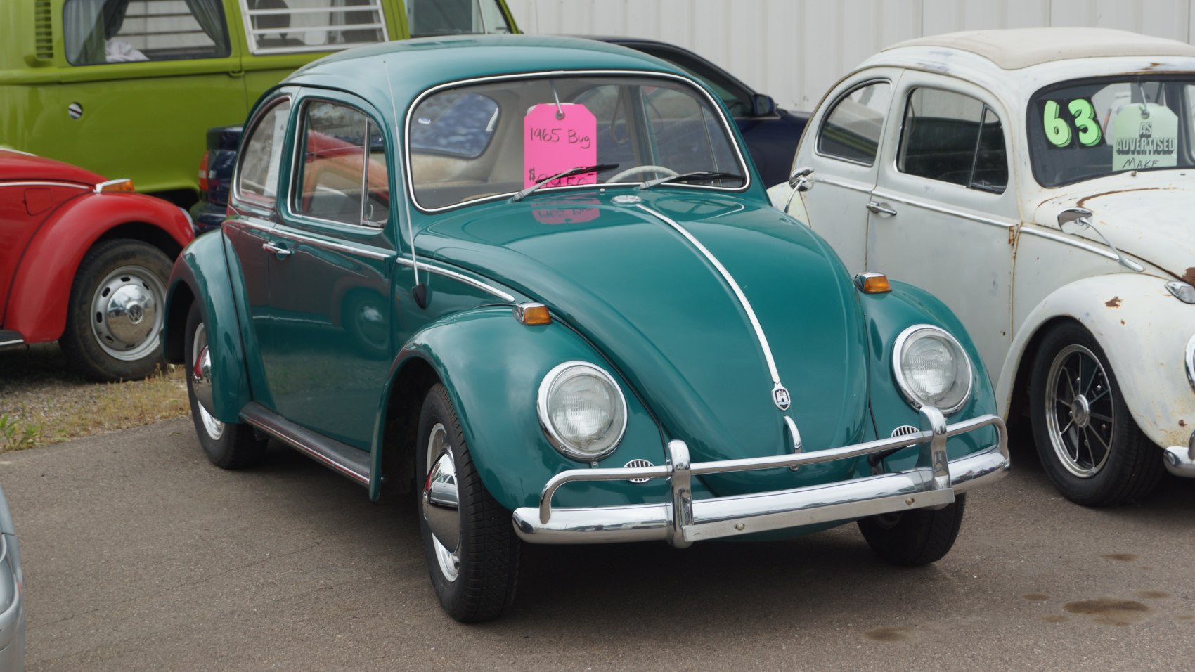 Classic round-headlight Beetle with chrome bumper