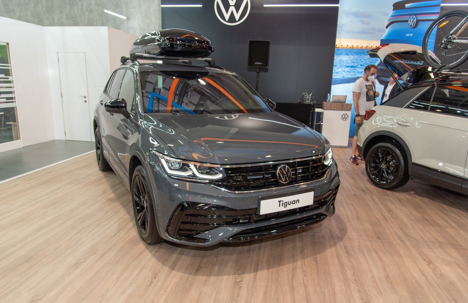 LED headlights, black alloy rims, and roof storage box
