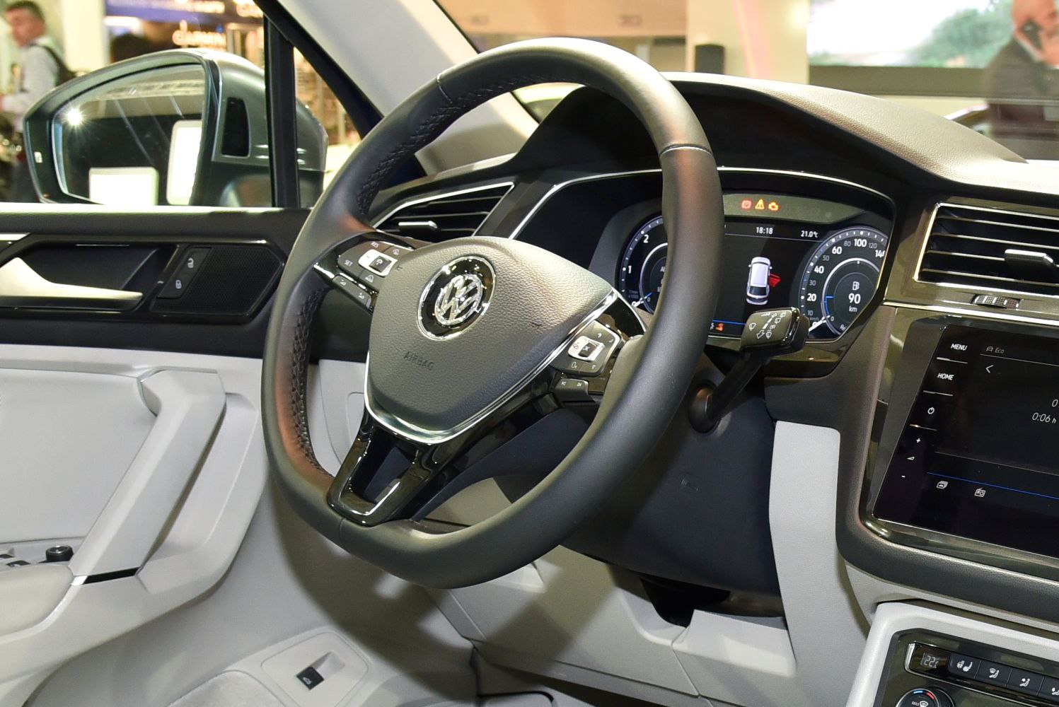 Steering wheel with controls and digital instrument cluster display