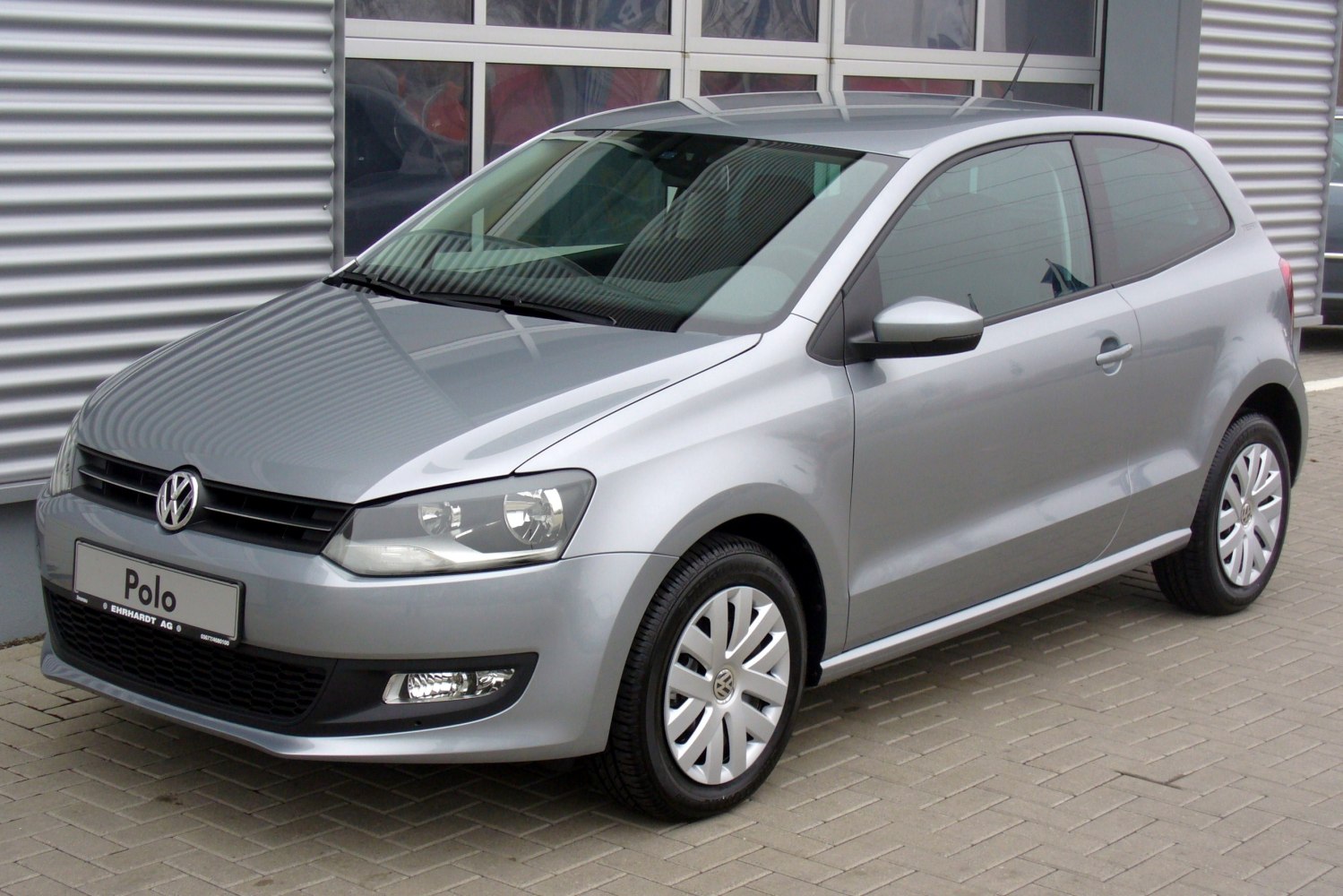 Silver 3-door hatchback front and side view with alloy wheels