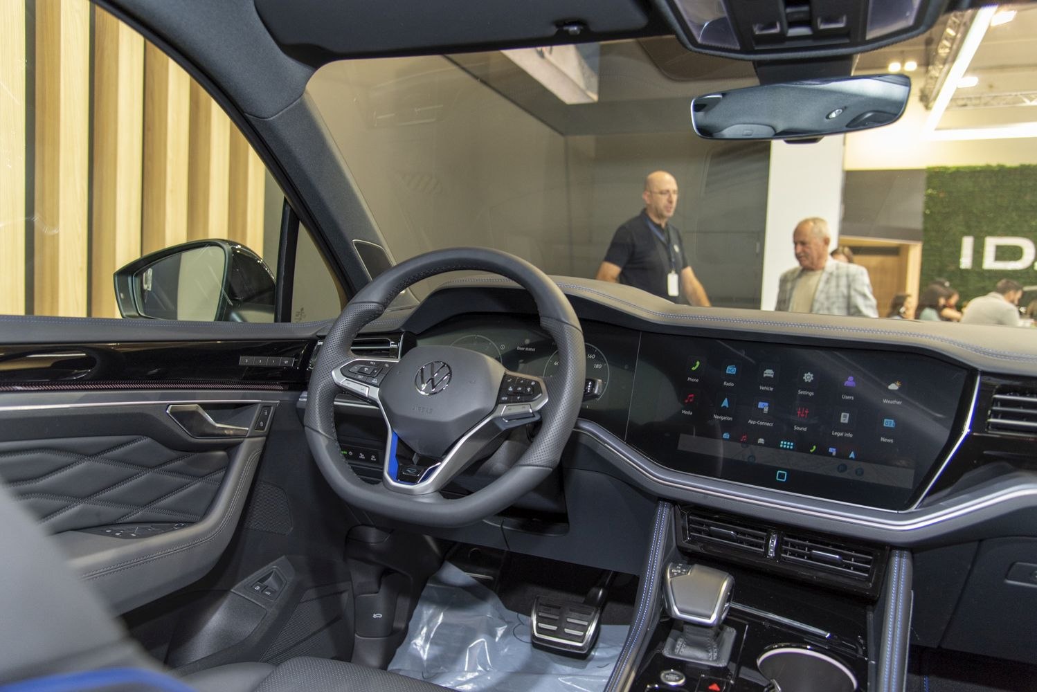 Digital dashboard and multifunction steering wheel in SUV interior