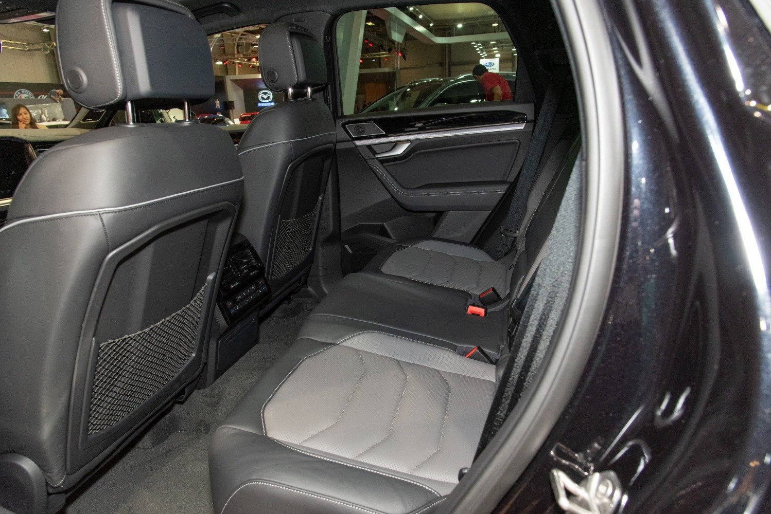 Luxurious rear leather seats and advanced rear climate controls