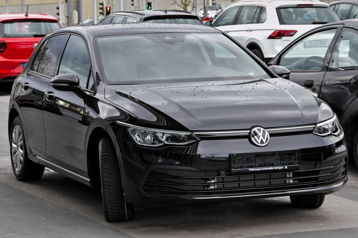 Front view with LED headlights and modern grille