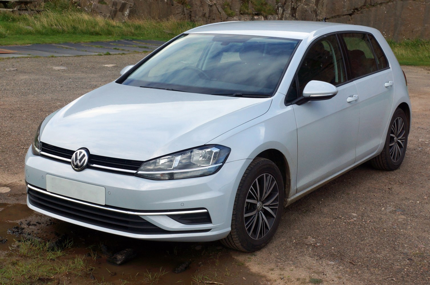 Front exterior with headlamps and alloy wheels of a 5-door hatchback