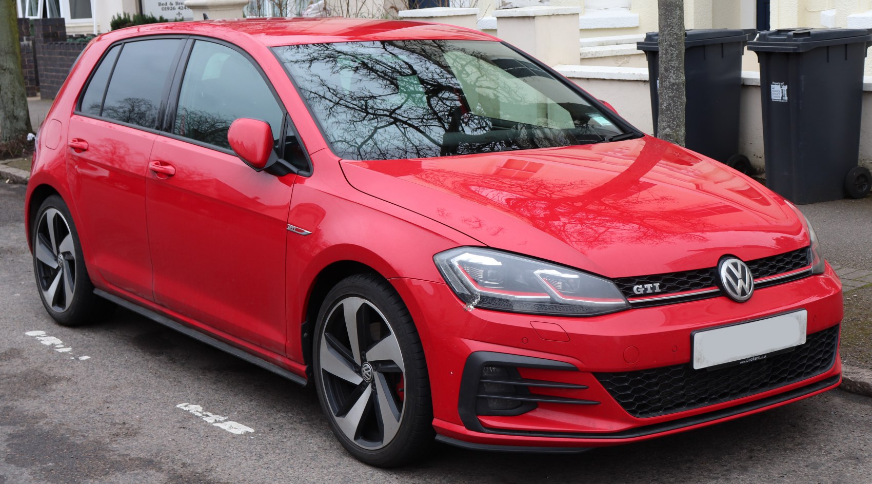 Sporty 5-door hatchback with LED headlights and distinctive grille