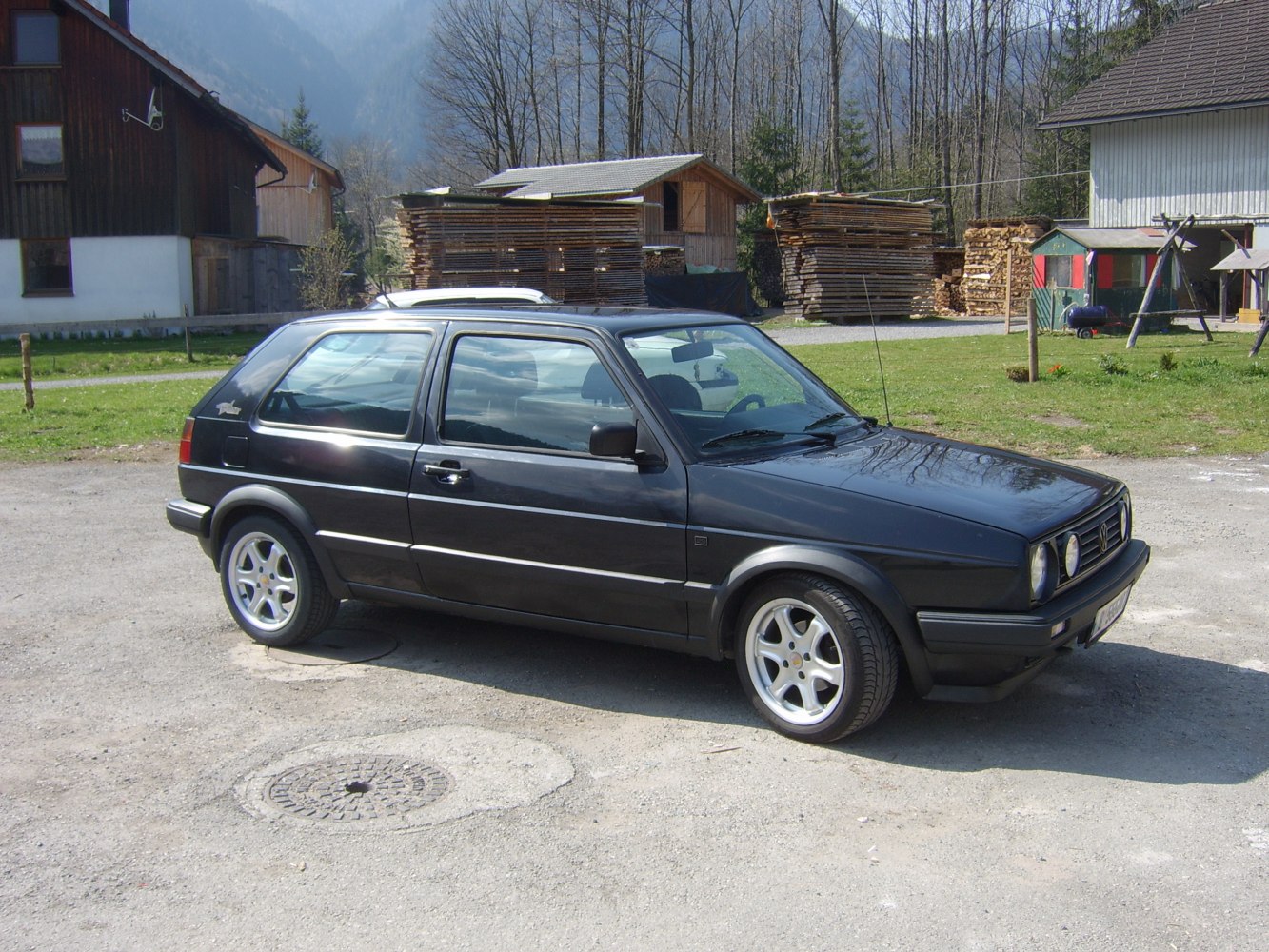3-door hatchback with facelift design and alloy wheels