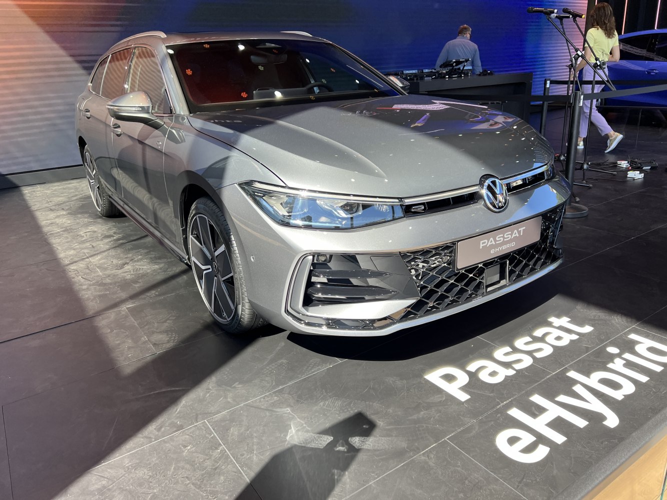 Sleek front grille, LED headlights, and stylish alloy wheels