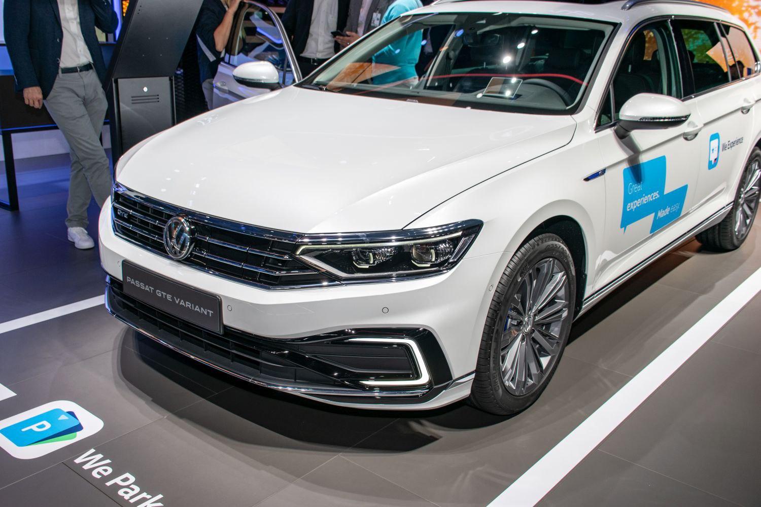 Front view with LED headlights and chrome grille