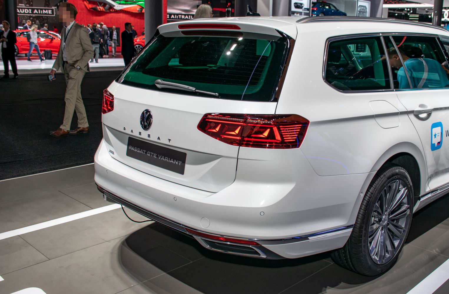 Rear view of a wagon with LED taillights and integrated rear bumper details