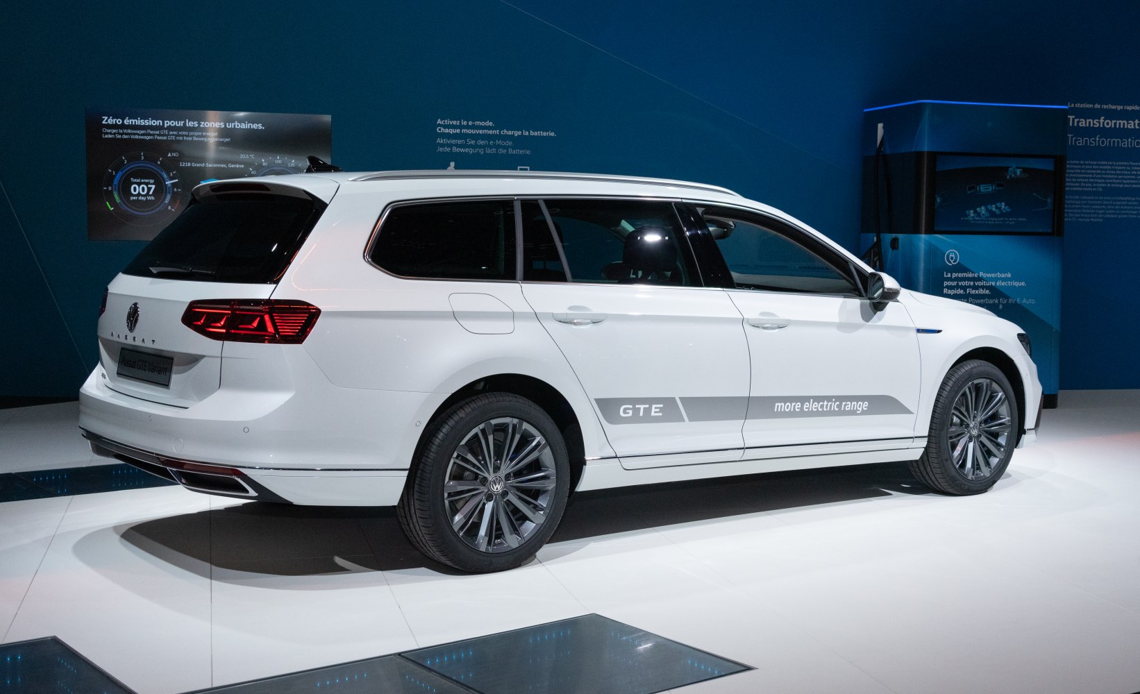 White hybrid station wagon with GTE branding and electric range indication