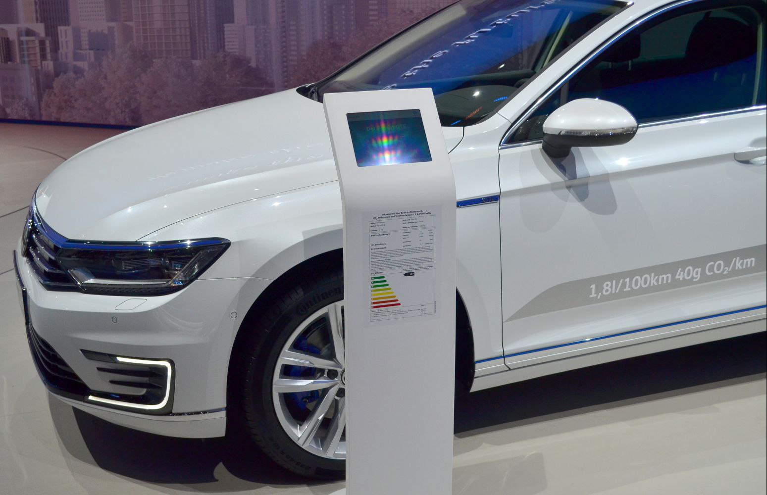 Front view with LED headlights and alloy wheels