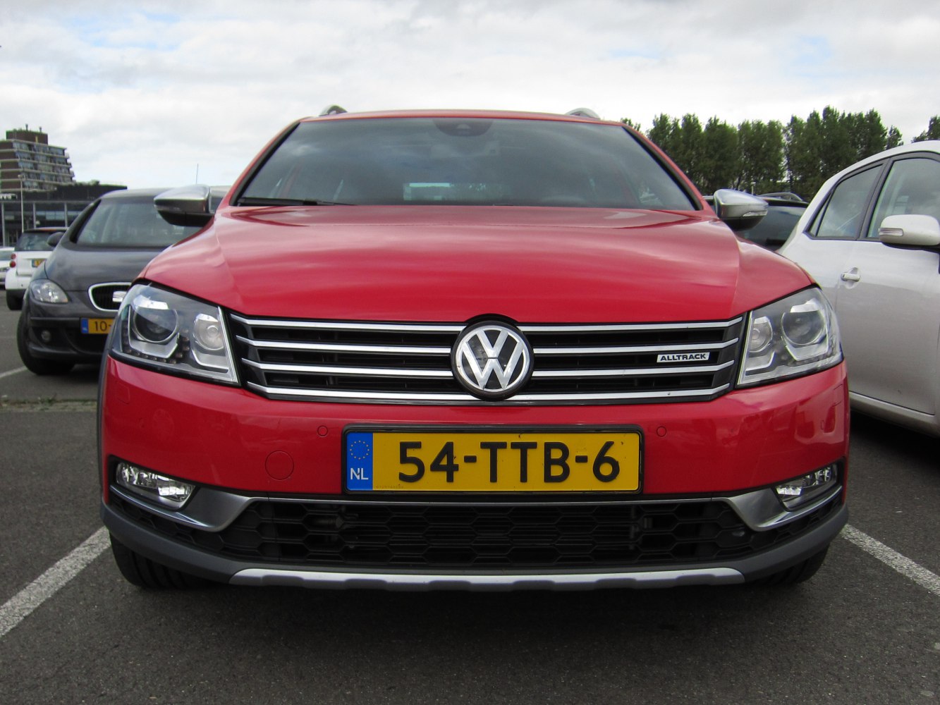 Front view with grille and LED headlights