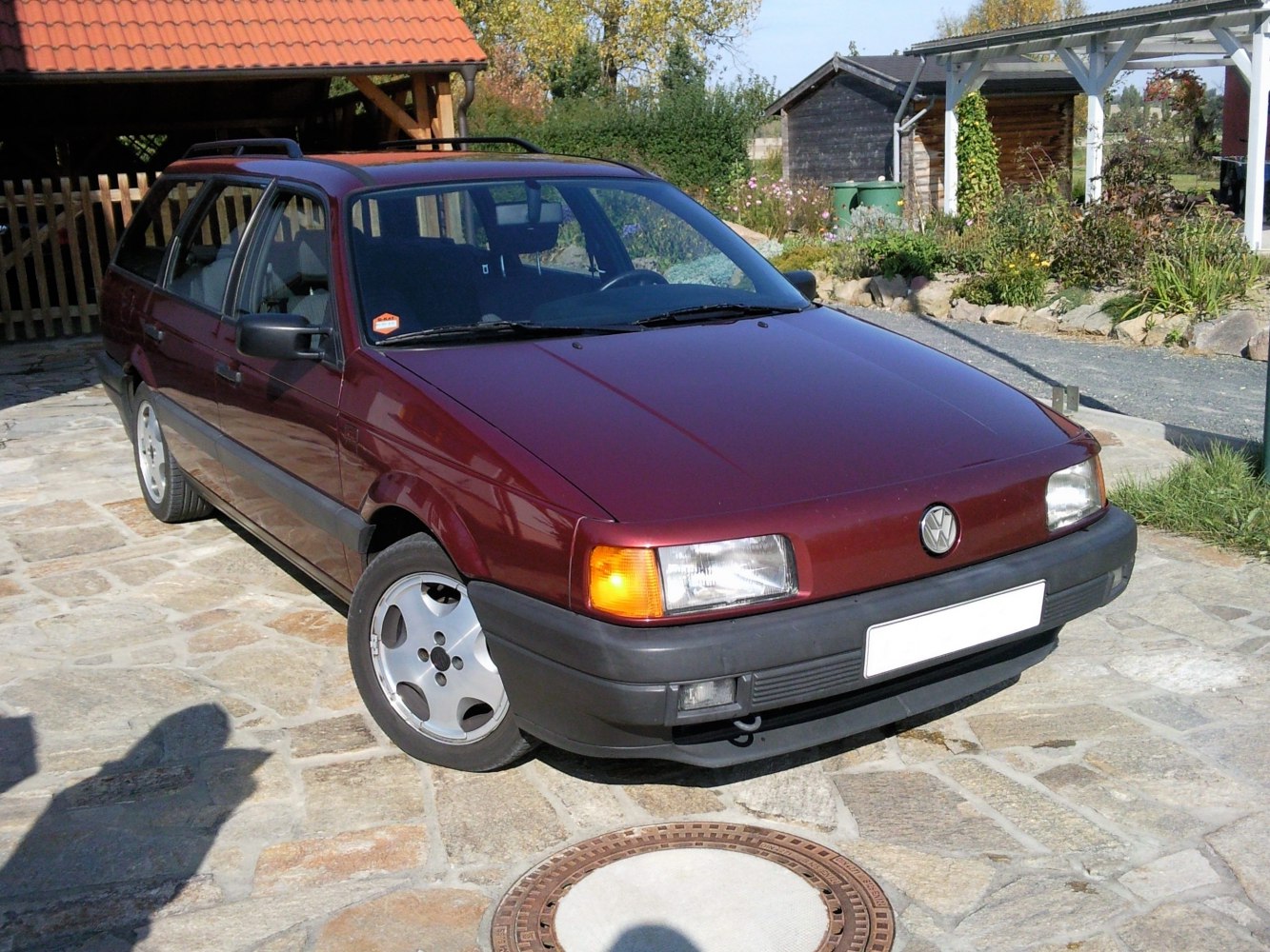 Boxy station wagon with alloy wheels and roof rails