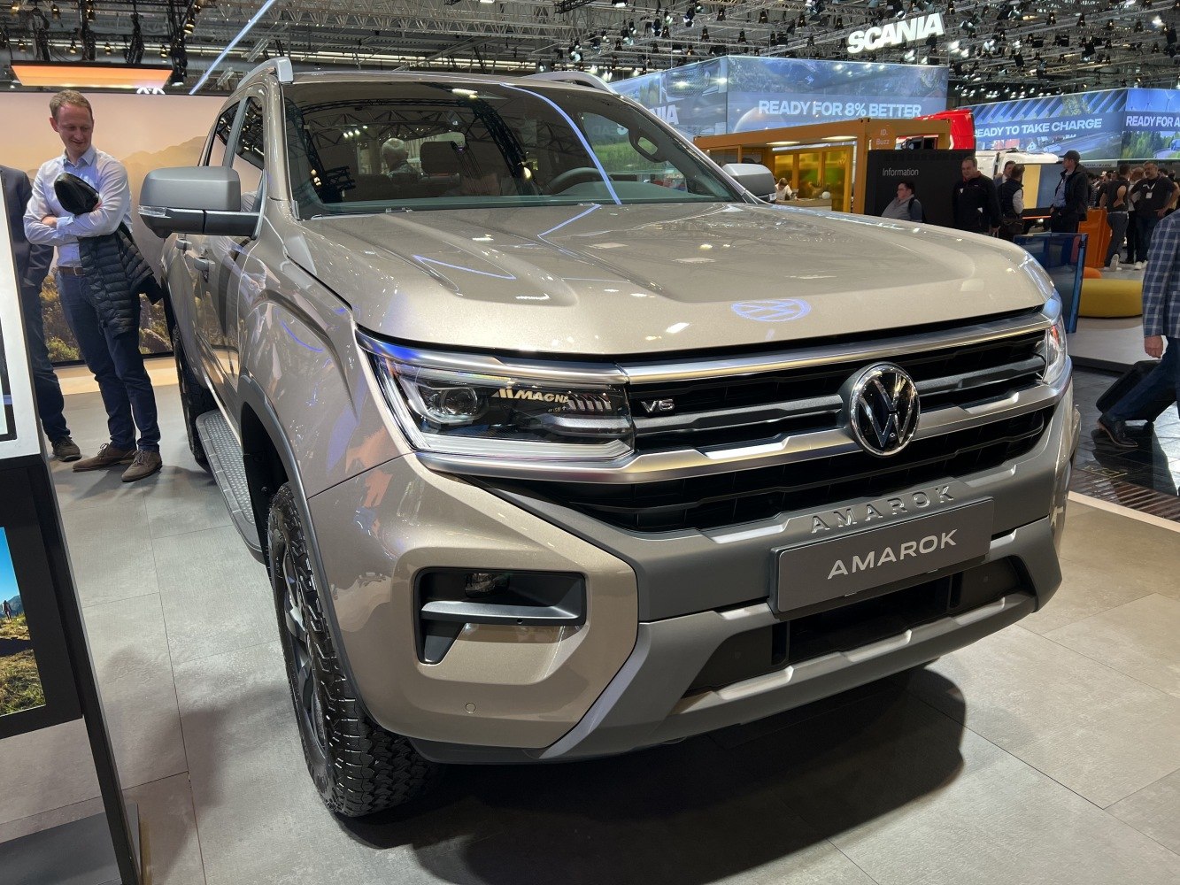 2023 pickup front view with LED headlights and V6 badge