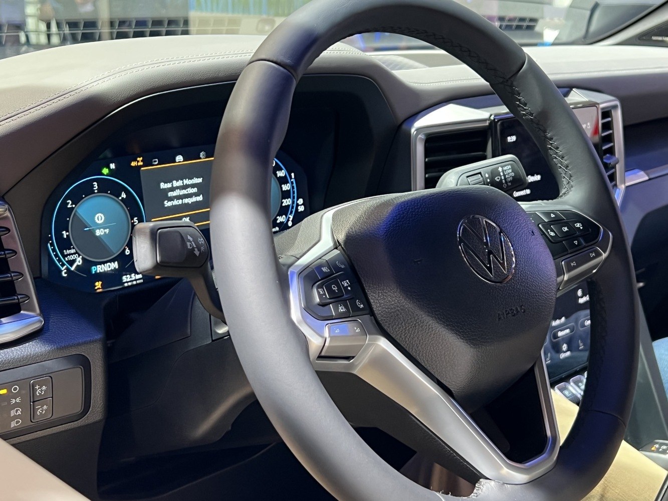Steering wheel with multifunction buttons and digital instrument cluster display