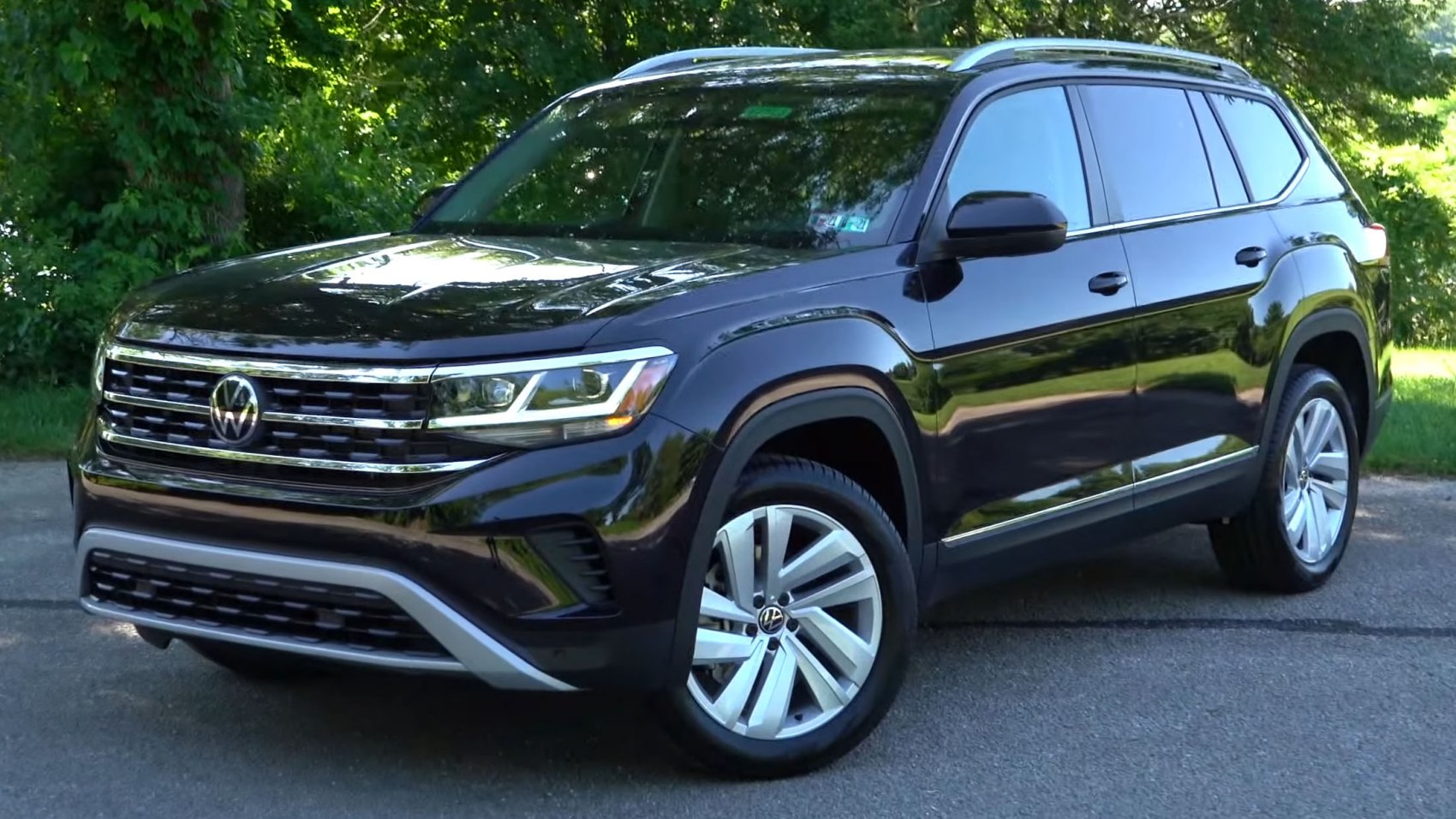 Front view of SUV with chrome grille and LED headlights