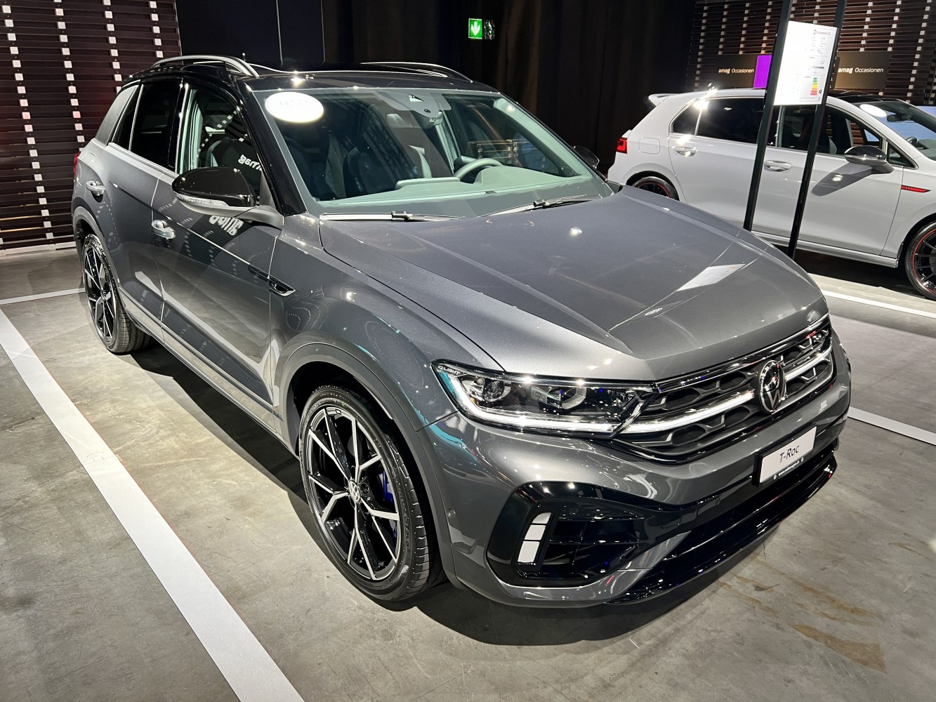 Front view and alloy wheels of facelift Volkswagen T-Roc 2022