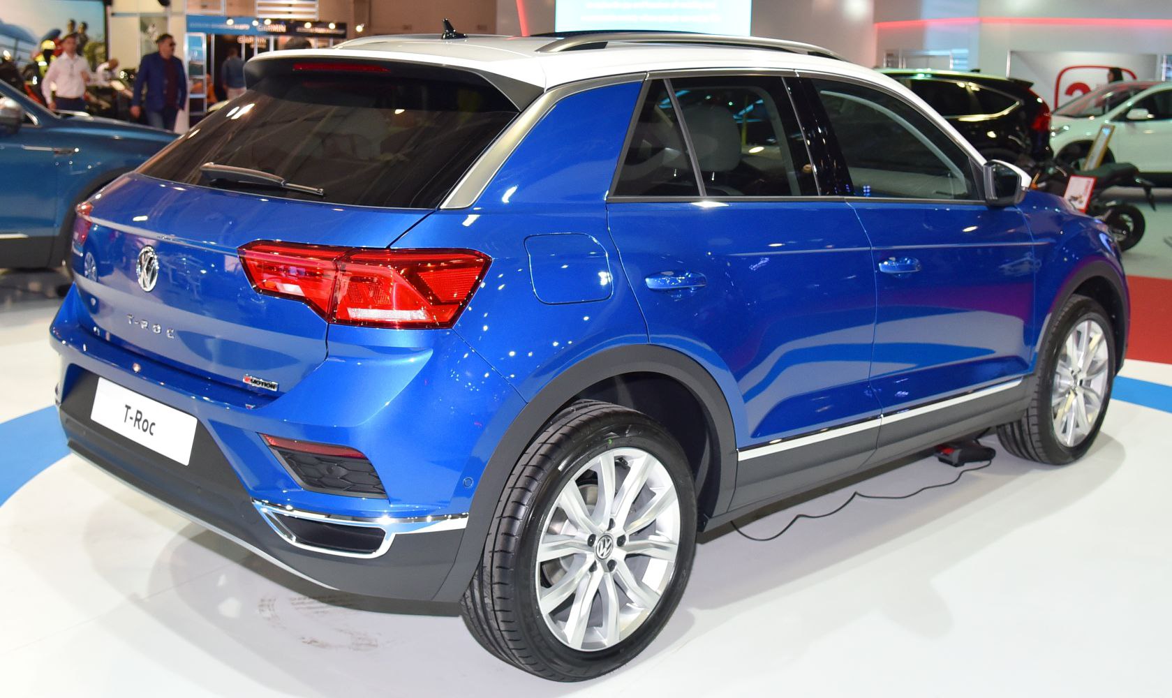 Rear side view with alloy wheels and rear lights