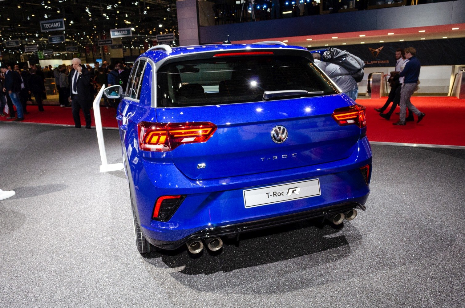 Rear view with quad exhaust and modern LED taillights