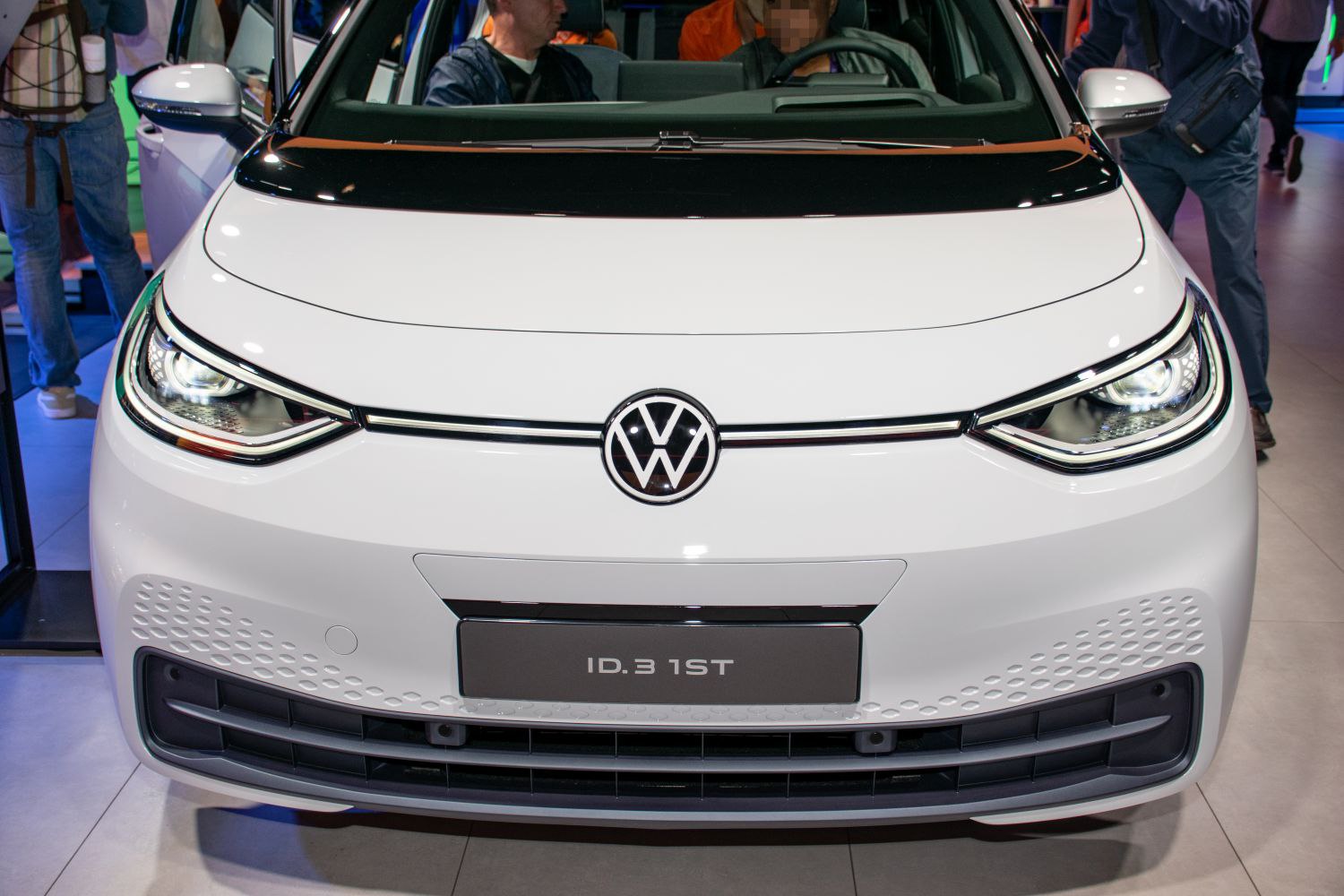 Front view with LED headlights and aerodynamic bumper design