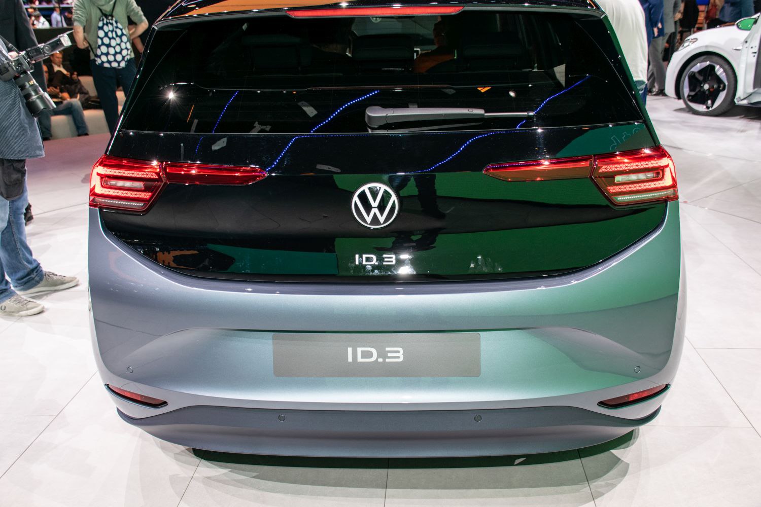 Rear view with LED tail lights and rear windshield wiper