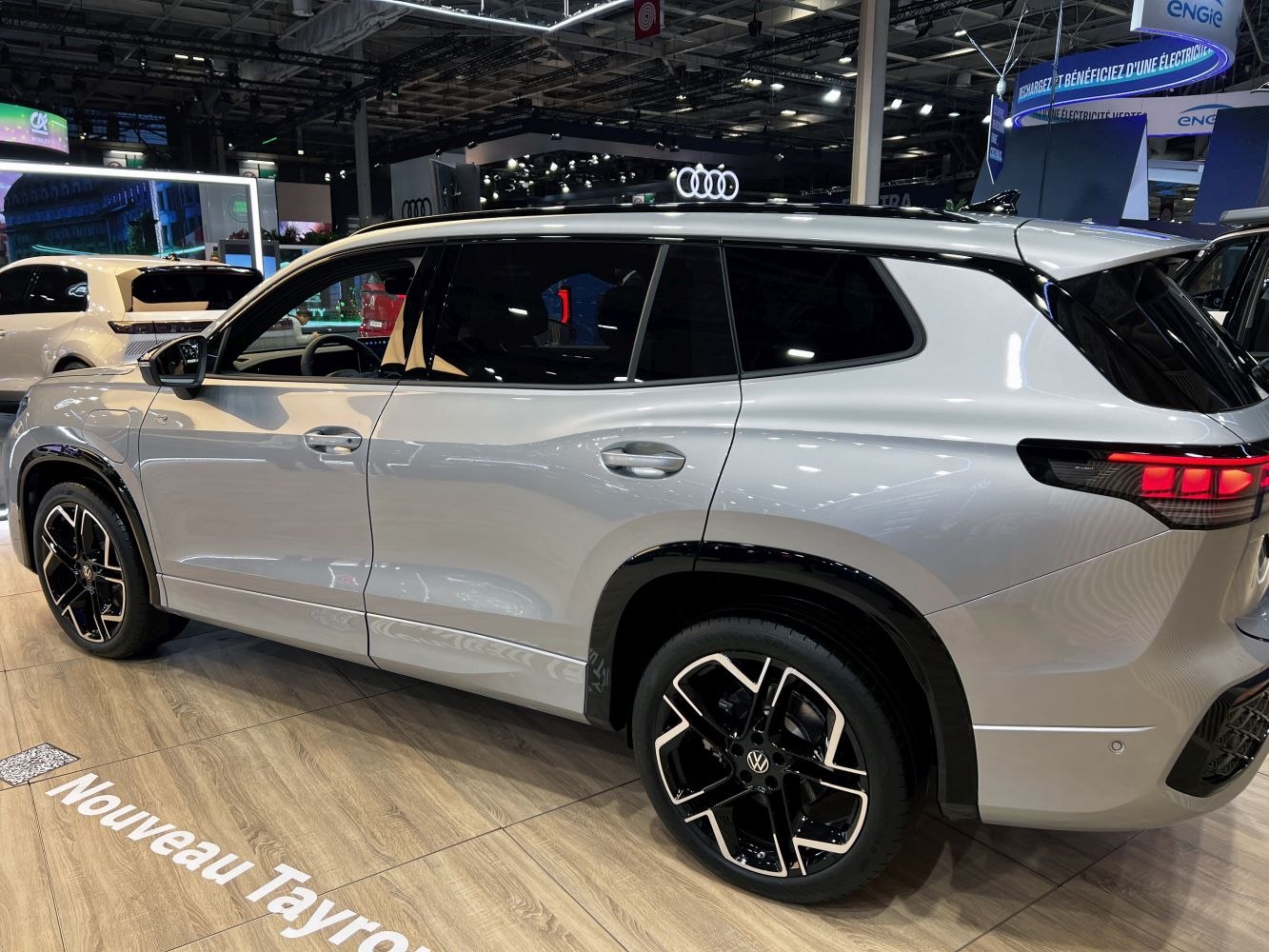 Sleek SUV side profile with distinctive alloy wheels