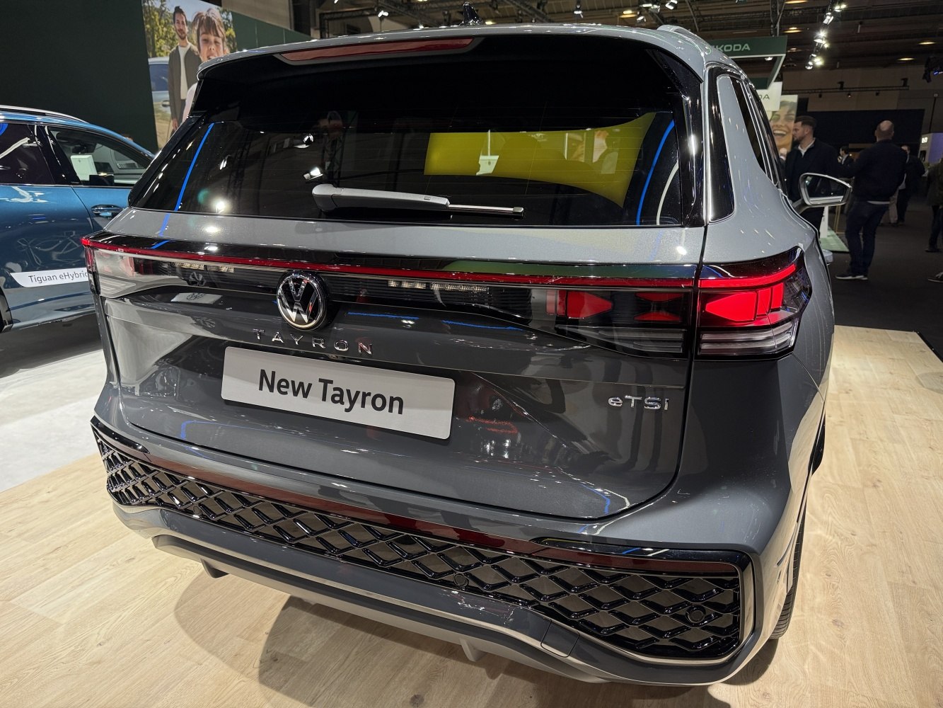 Rear design with eTSI badge and integrated LED taillights