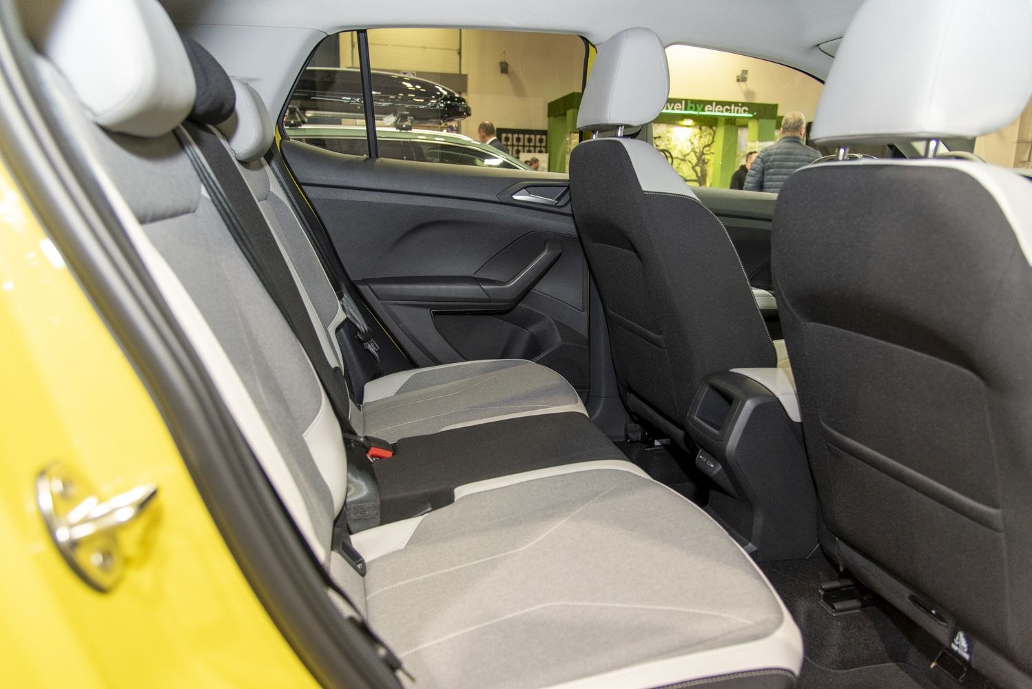 Spacious rear seats with modern two-tone upholstery