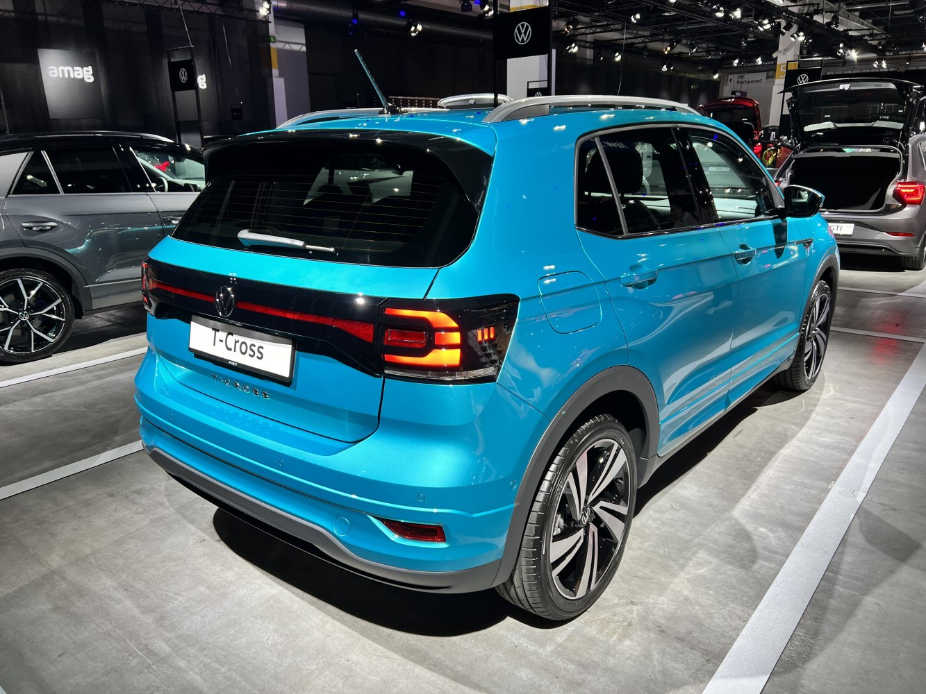 Rear view with LED taillights and sporty alloy wheels