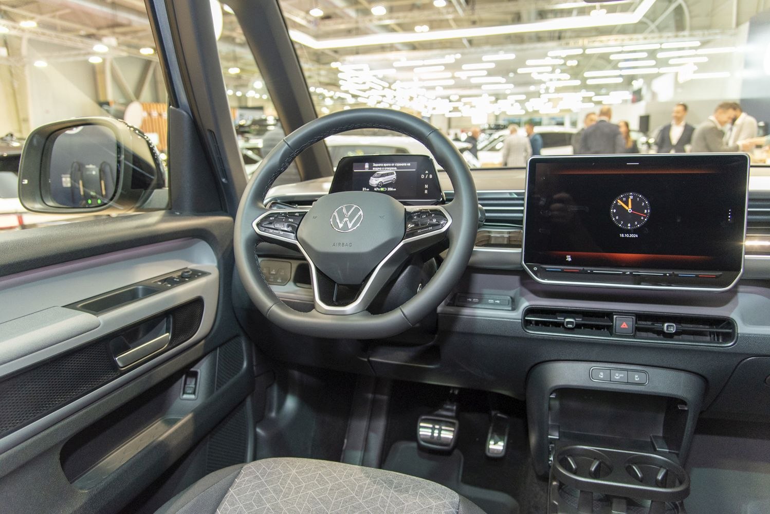 Digital dashboard and infotainment screen with steering wheel controls