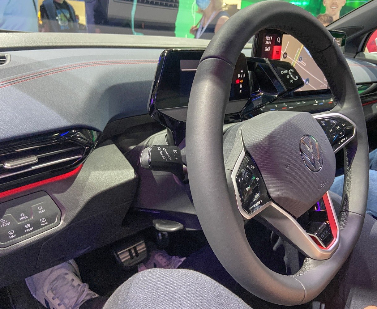 Steering wheel with multifunction controls and digital dashboard display