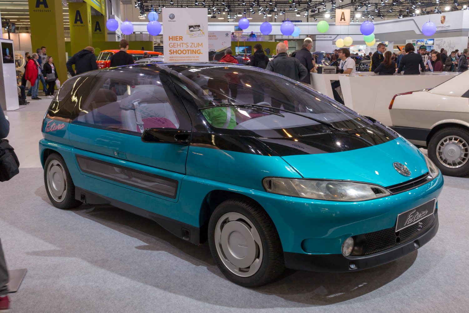 Large glass canopy and aerodynamic body with futuristic design