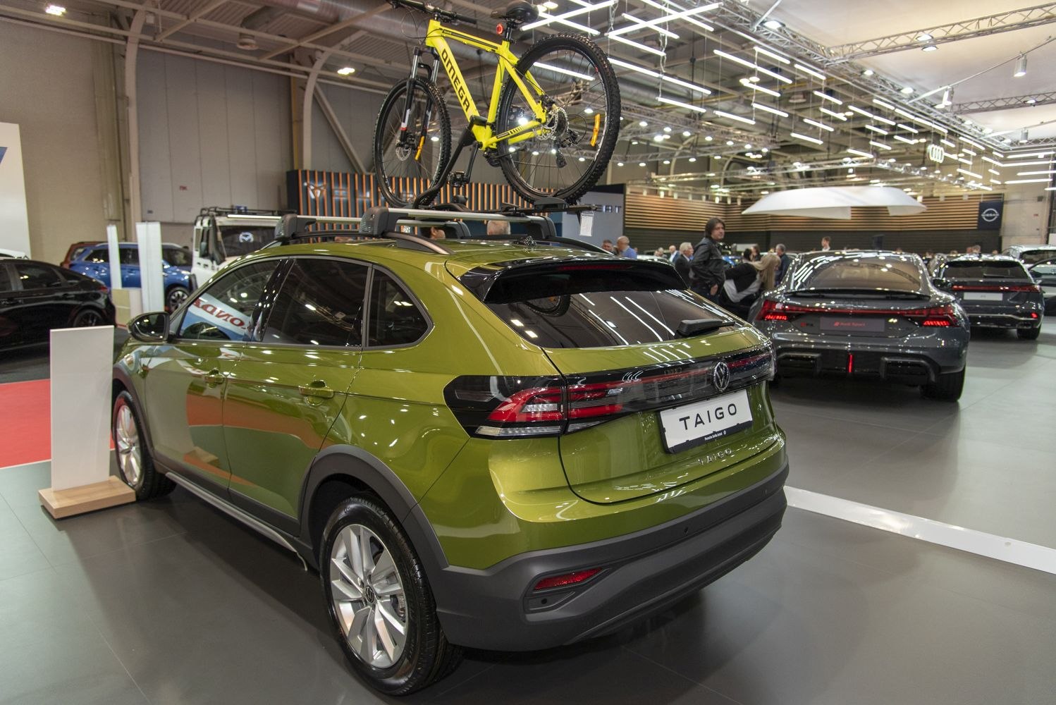 Rear view of hatchback with roof-mounted bicycle