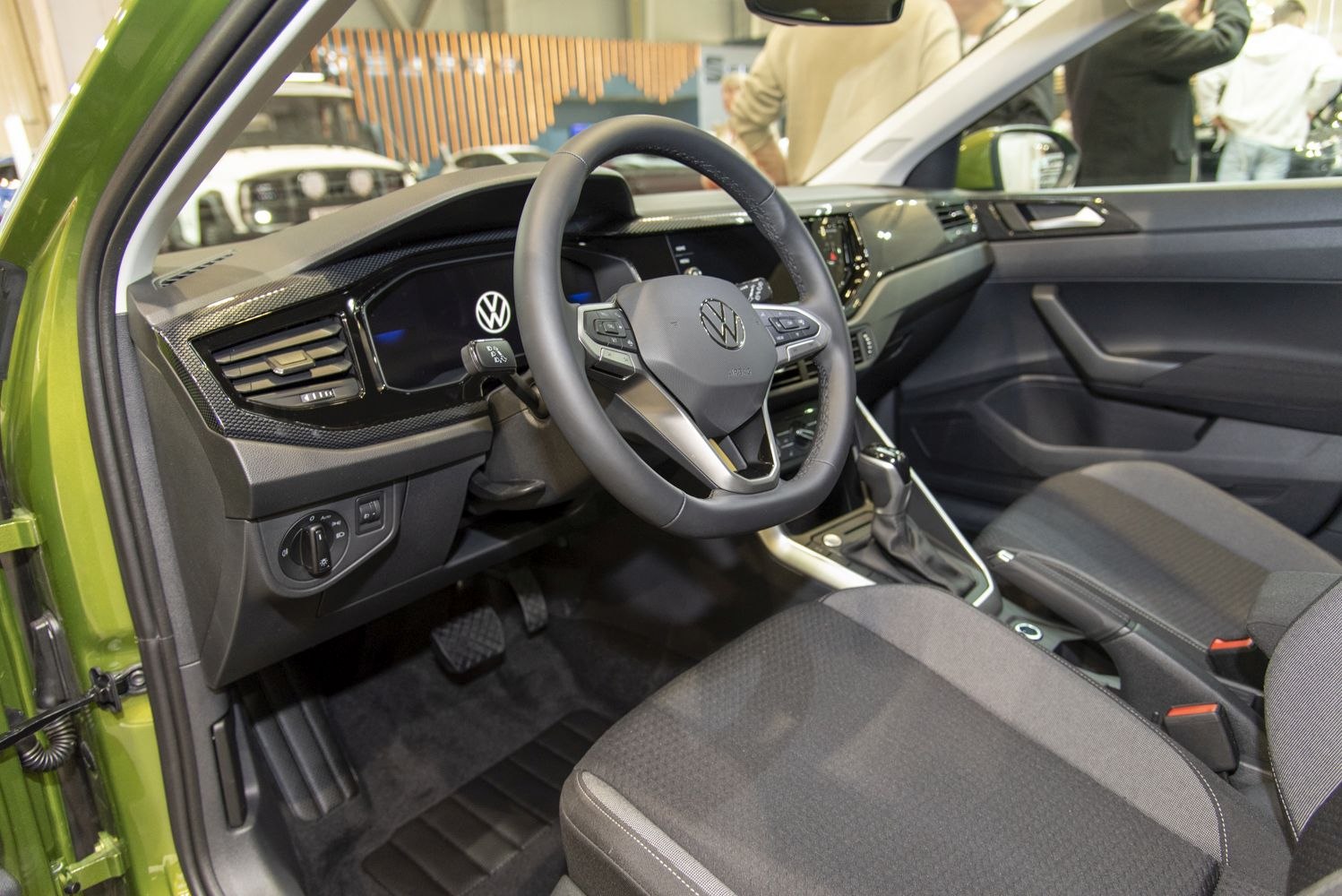 Digital dashboard and multifunction steering wheel interior
