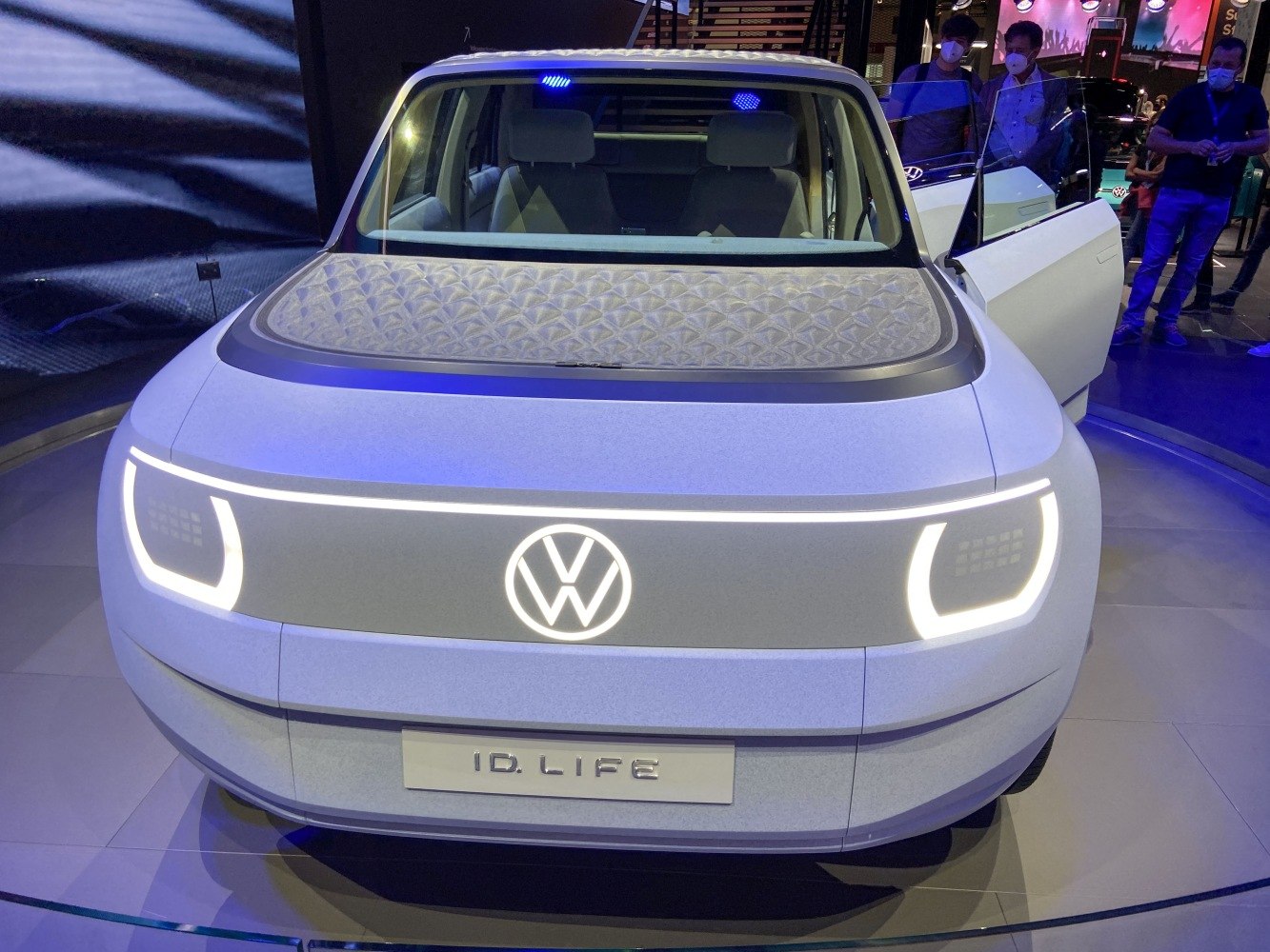 Front view with LED headlights and illuminated VW logo