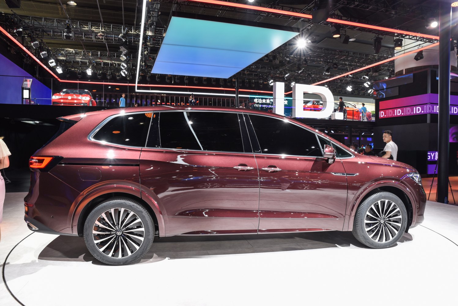 Sleek side profile featuring sliding doors and alloy wheels