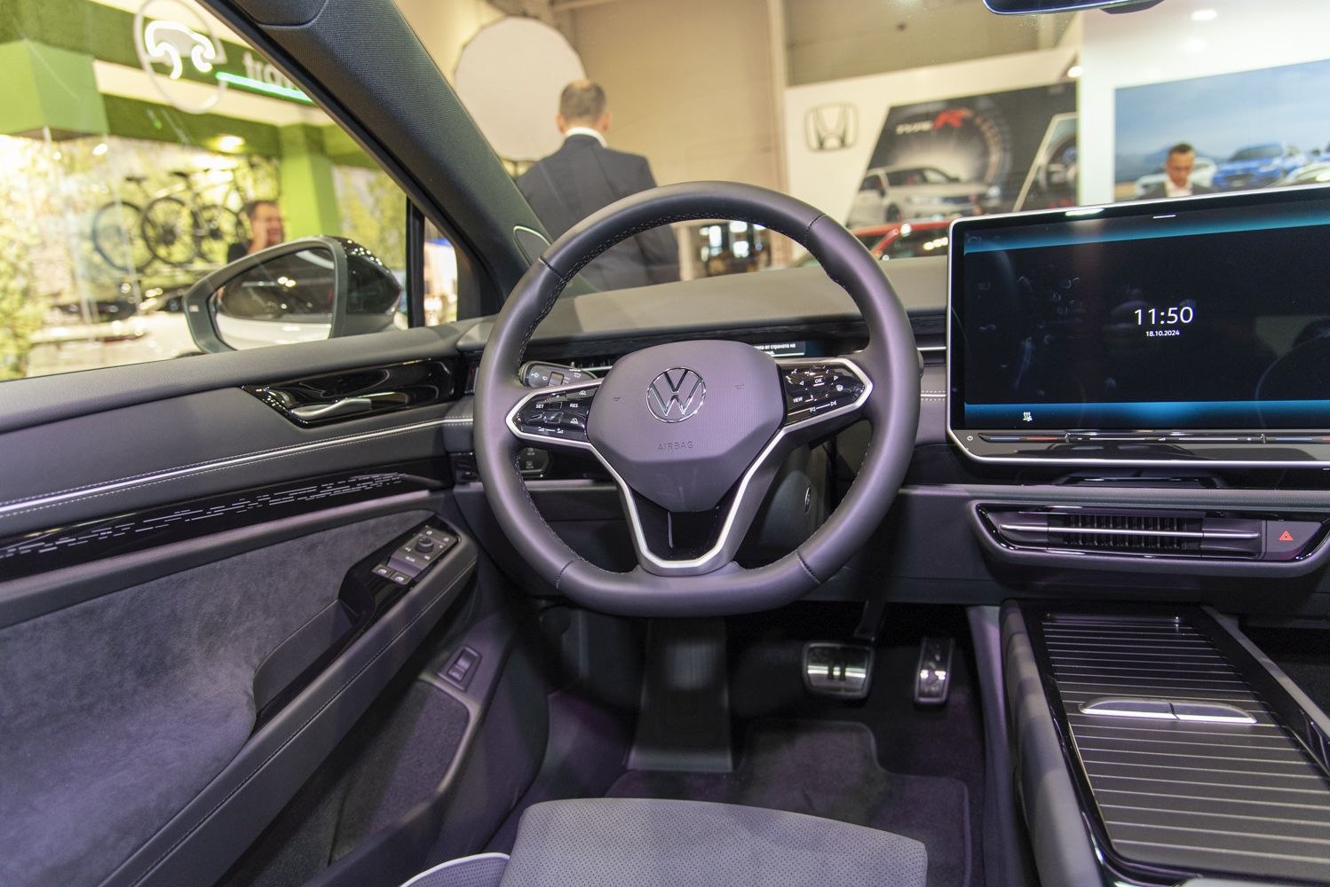 Digital cockpit and multifunction steering wheel in electric vehicle interior