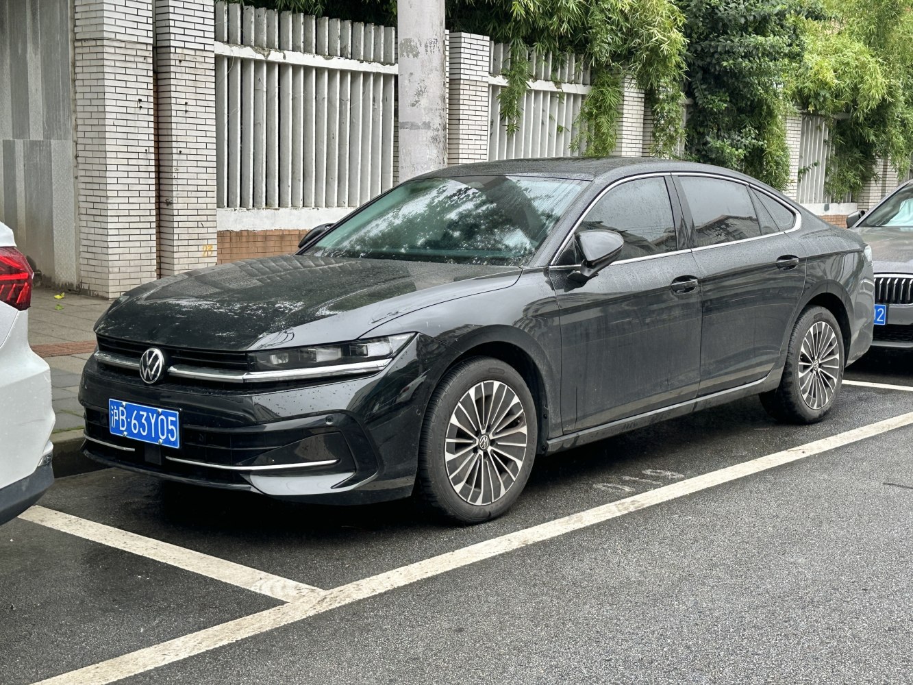 Sleek front grille and modern alloy wheels on a mid-size sedan