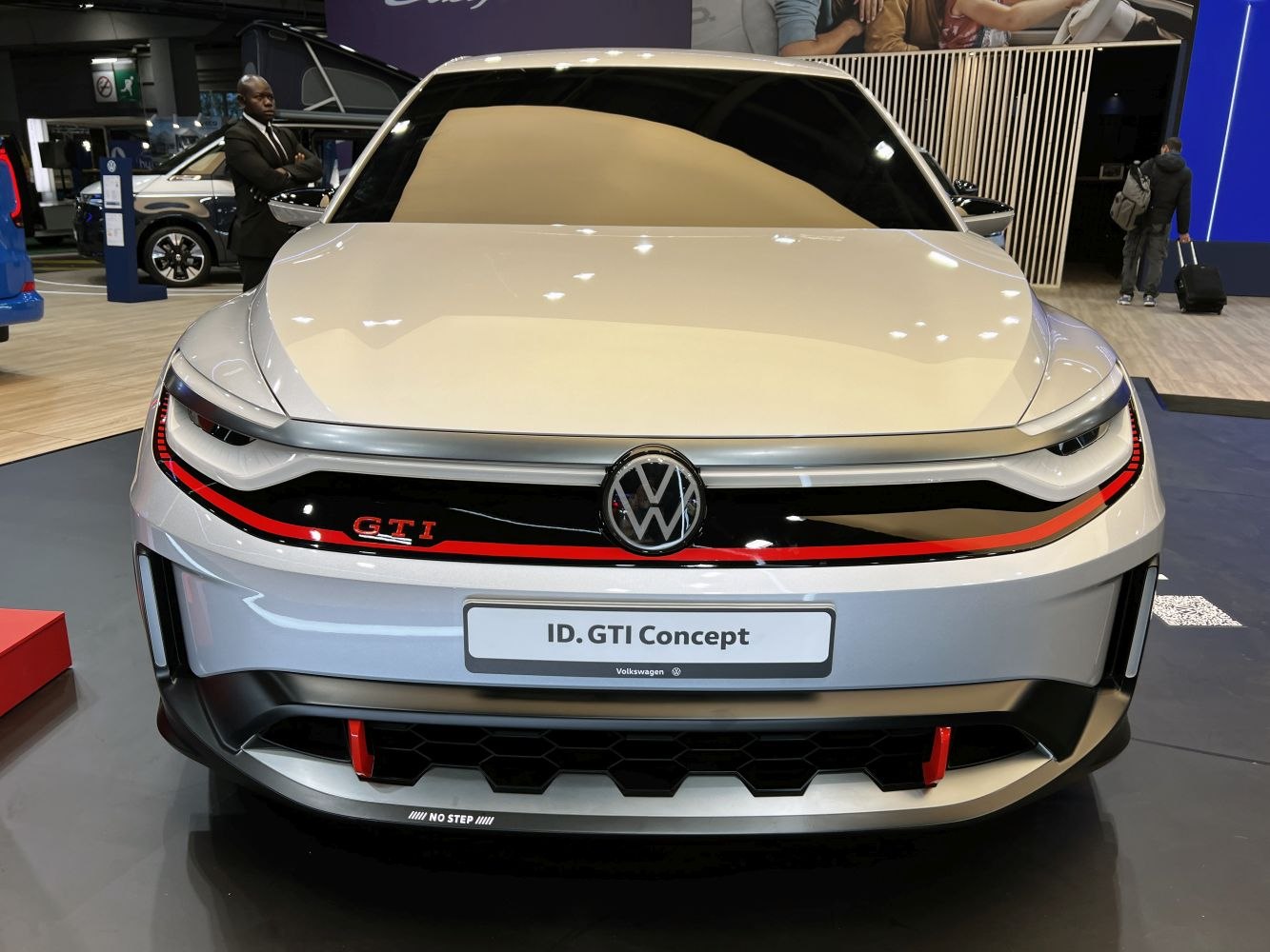 Front view with LED headlights and futuristic grille with VW emblem