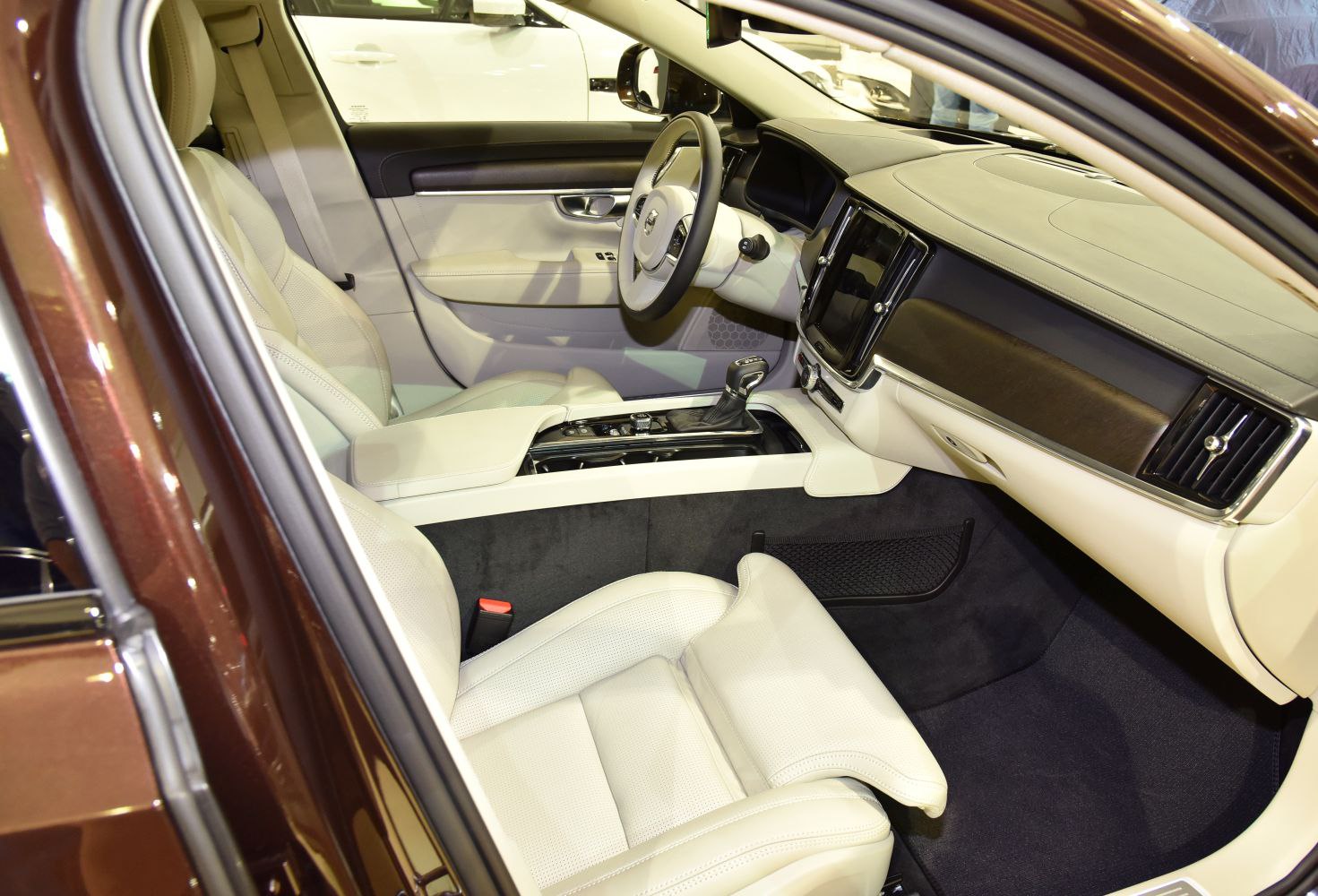 Beige leather seats and modern dashboard interior
