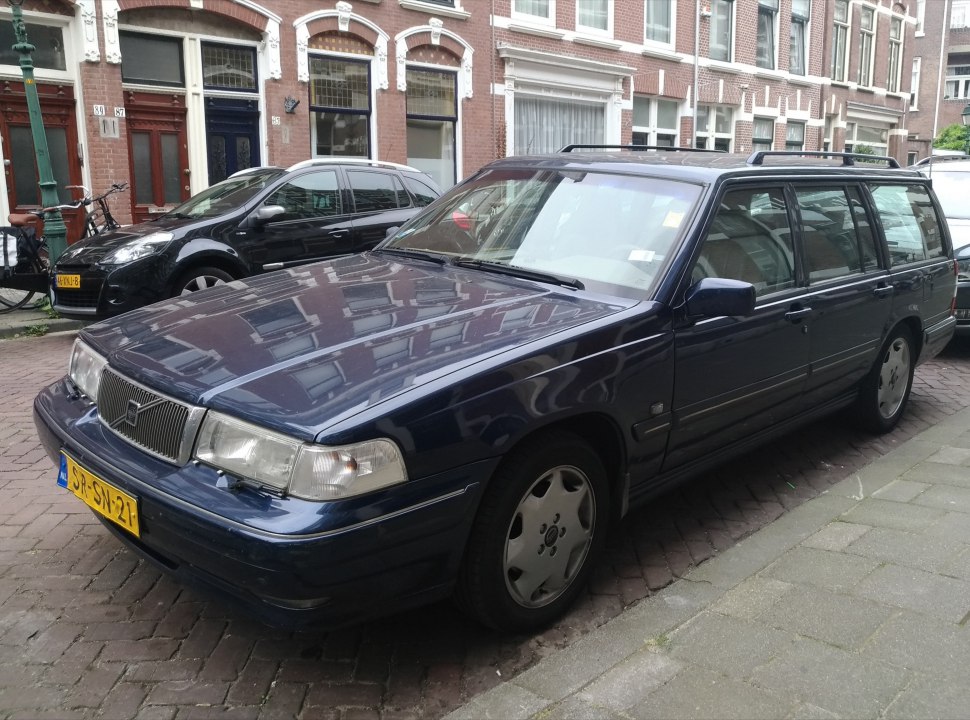 Station wagon with classic front grille and spacious design