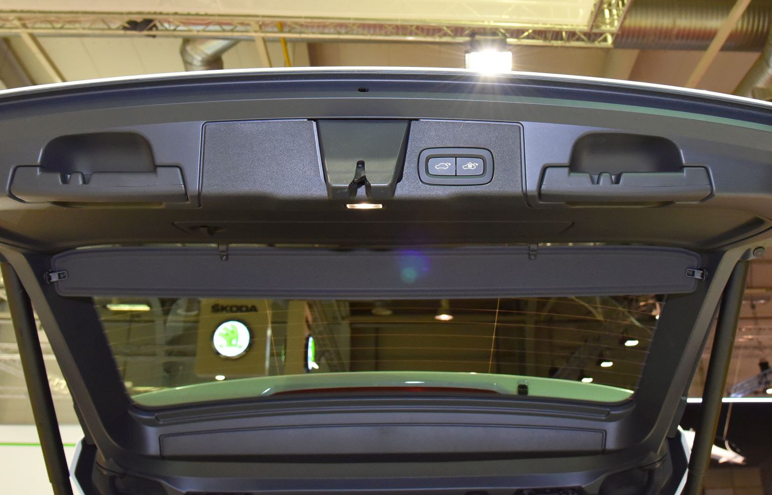 Close-up of rear power tailgate with control buttons