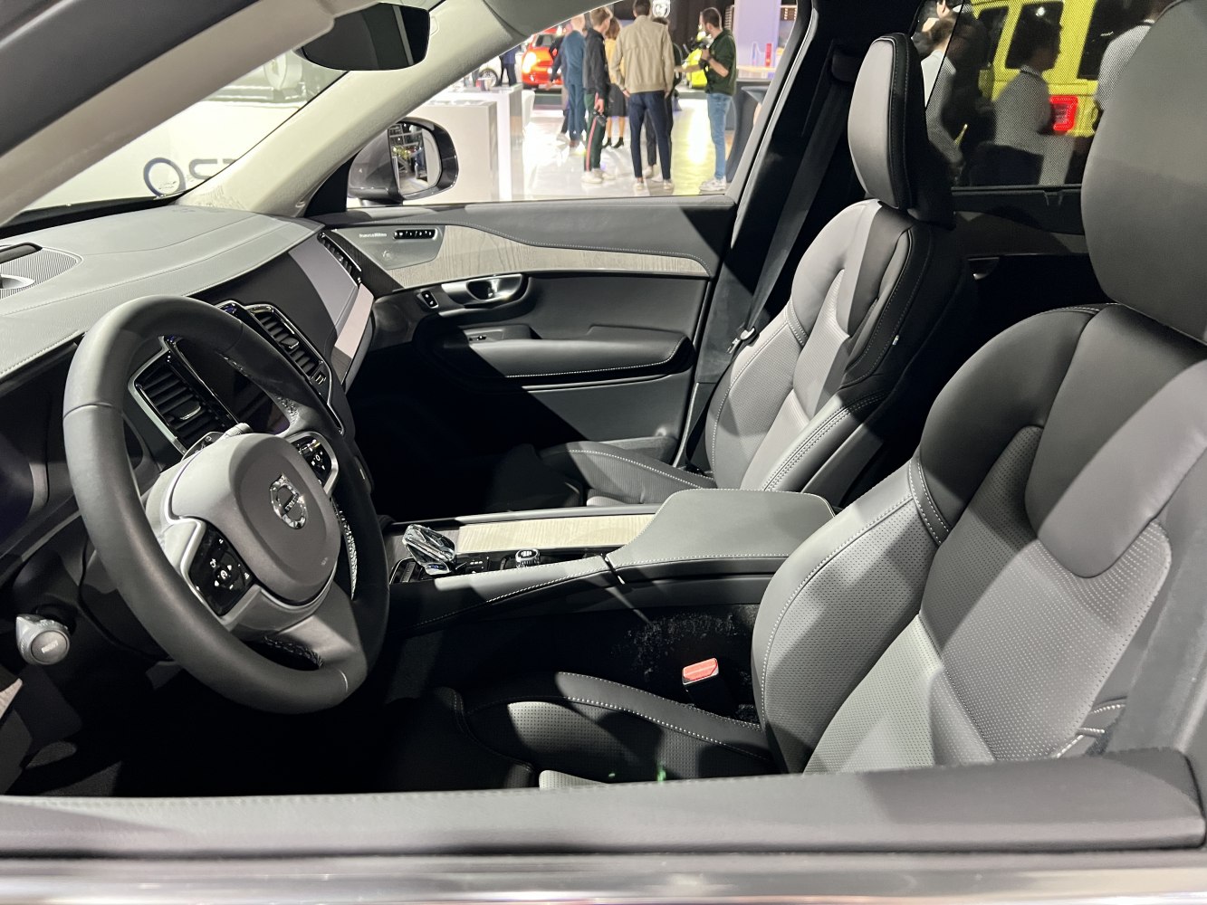 Luxury front seats and dashboard interior of a modern SUV