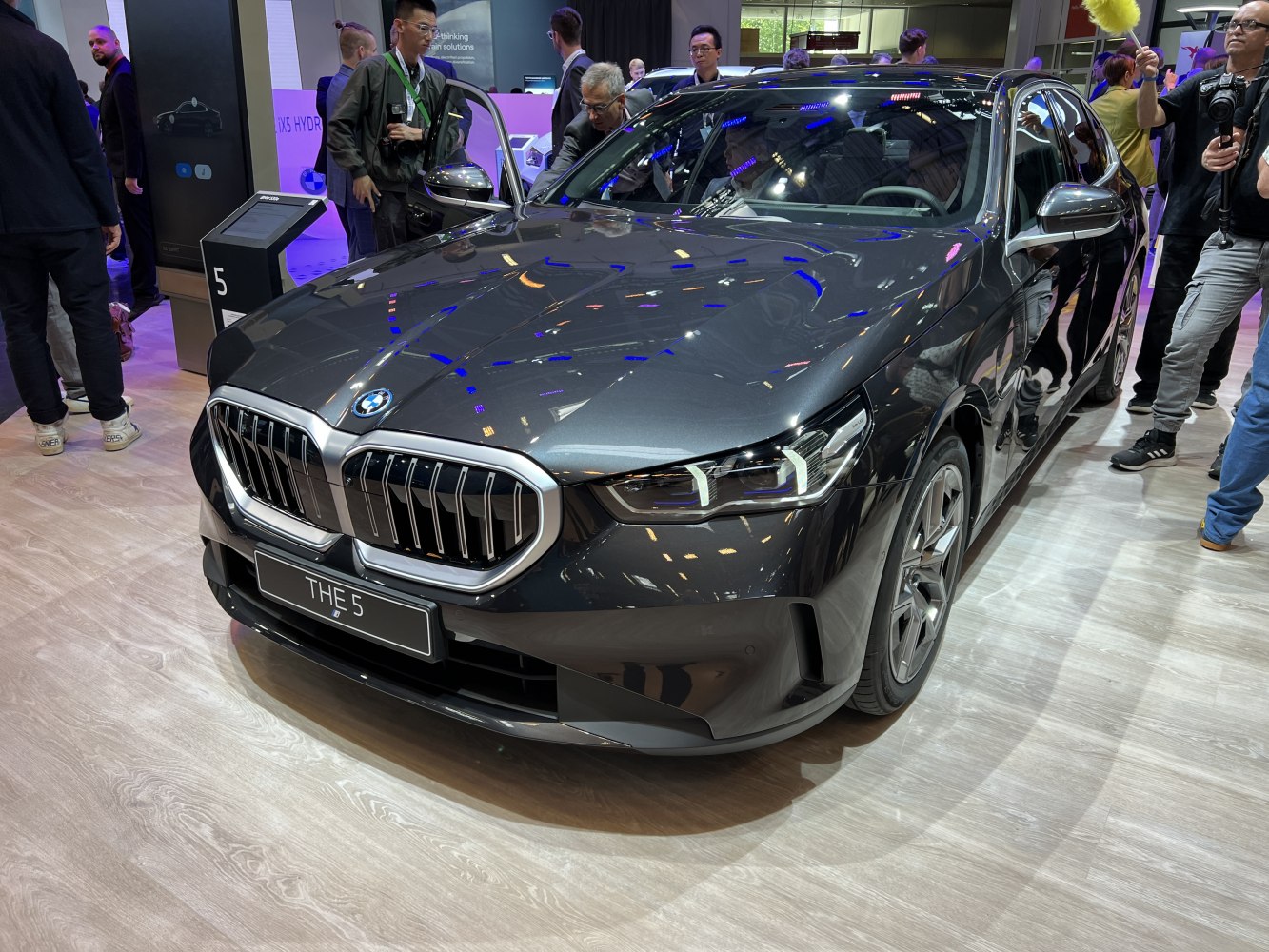 Front view with large kidney grille and LED headlights